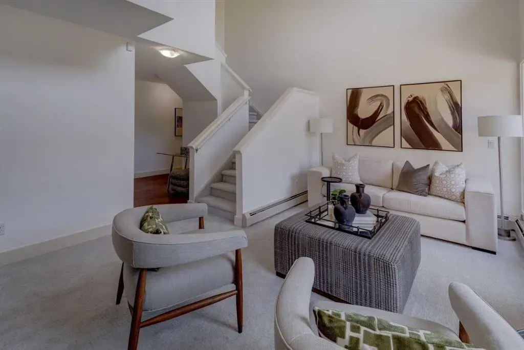 226 Village Terrace SW, #8
