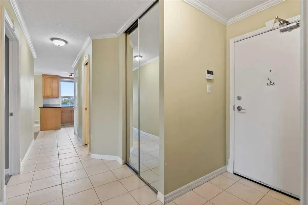 4555 Varsity Lane NW, #406