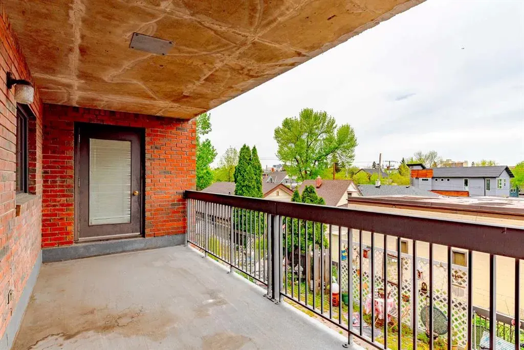 659 4 Avenue NE, #204