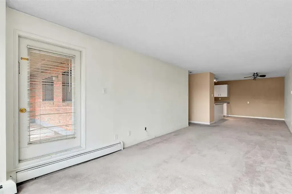 659 4 Avenue NE, #204