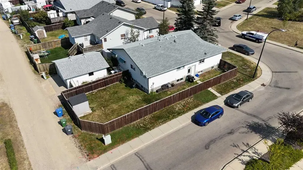 5 Lyons Close