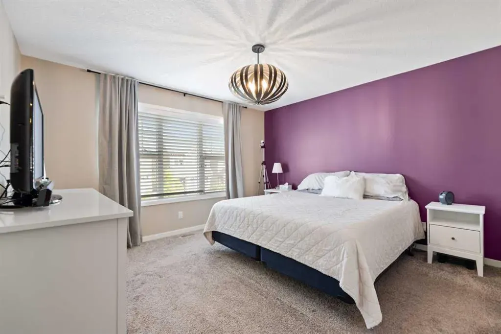 53 Masters Crescent SE