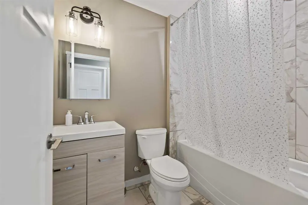 53 Masters Crescent SE