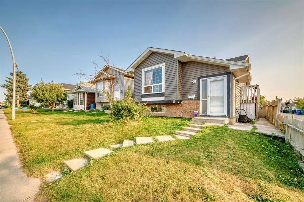 11 Martinwood Road NE