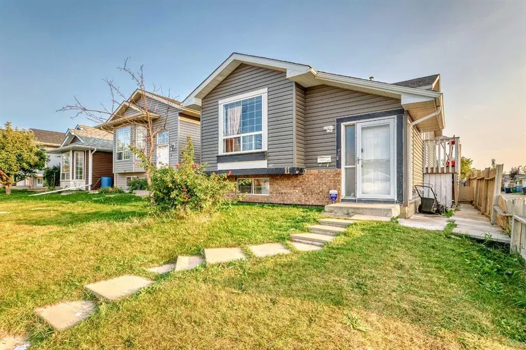 11 Martinwood Road NE