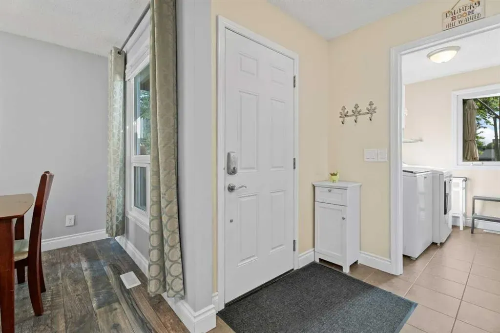 1205 Meadowbrook Drive SE
