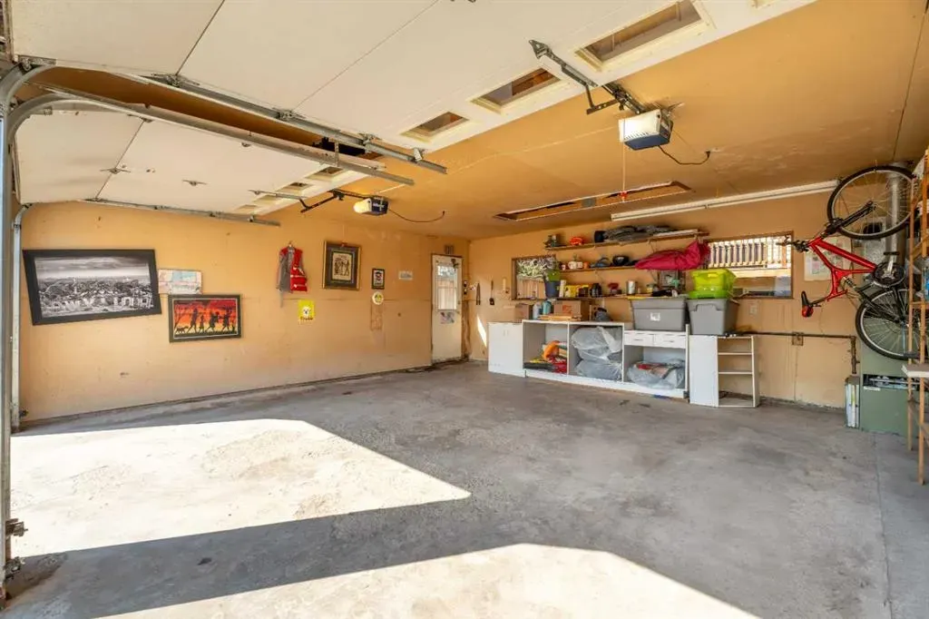 1205 Meadowbrook Drive SE