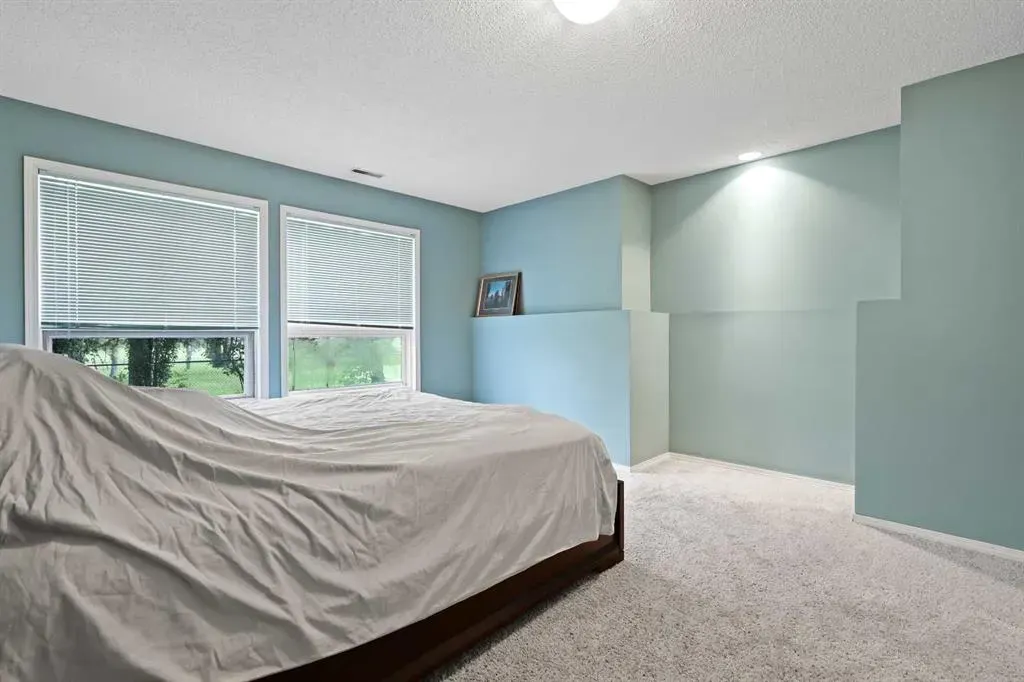 322 Douglas Woods Court SE