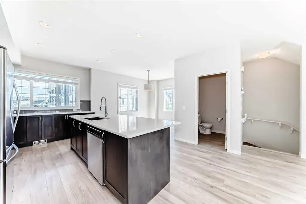 59 Nolanlake Cove NW