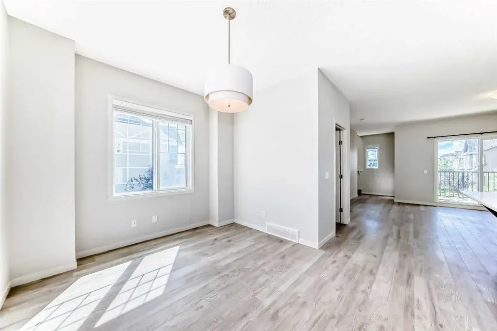 59 Nolanlake Cove NW