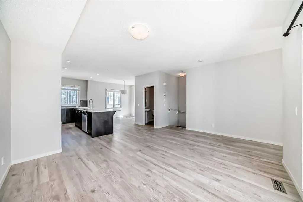 59 Nolanlake Cove NW