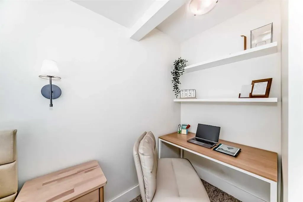 725 4 Street NE, #104