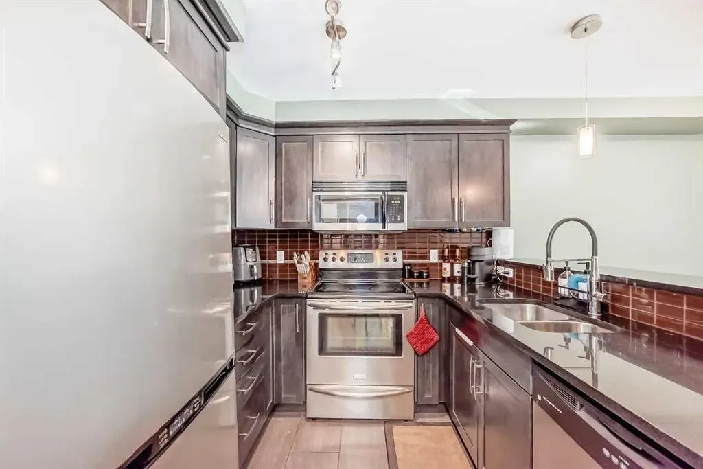 725 4 Street NE, #104
