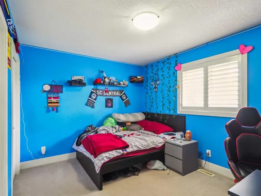 23 Dobson Close