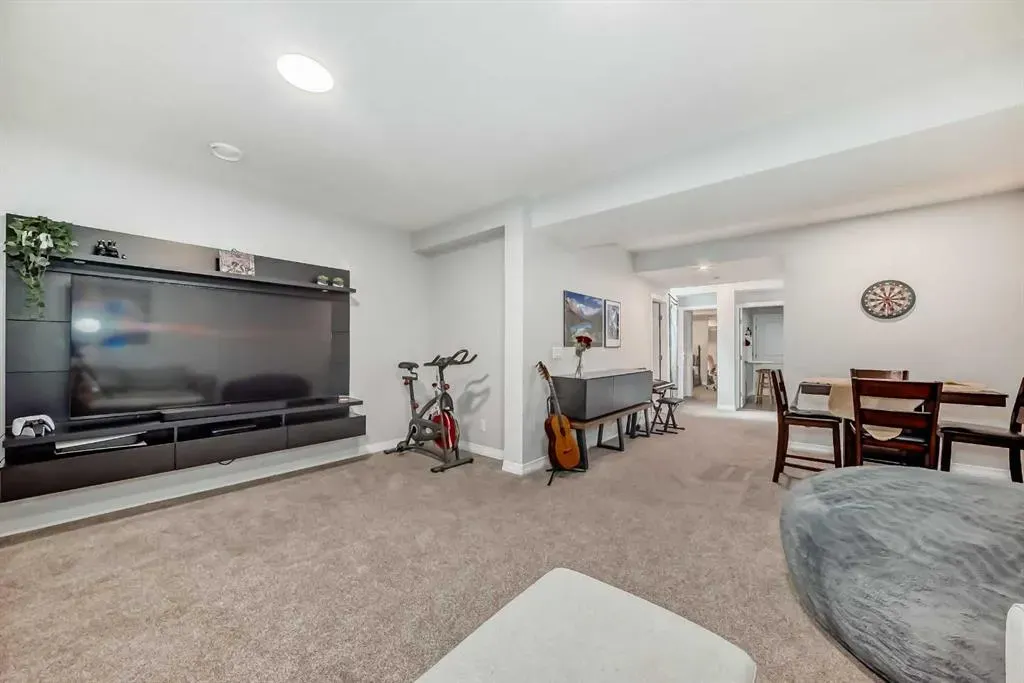 1941 Mahogany Boulevard SE