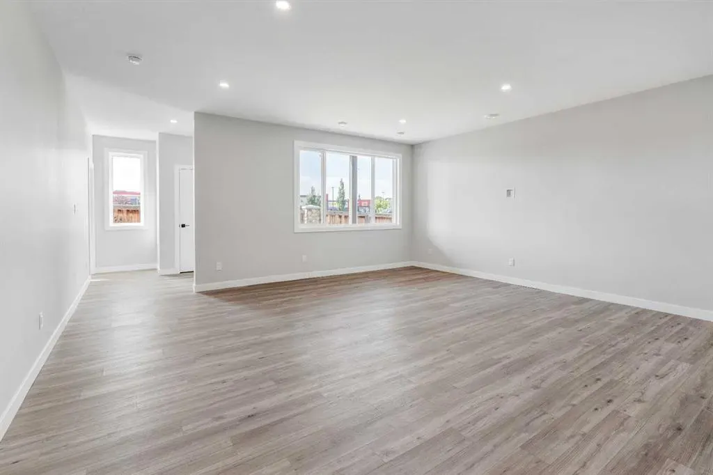 413 Rivergrove Chase W