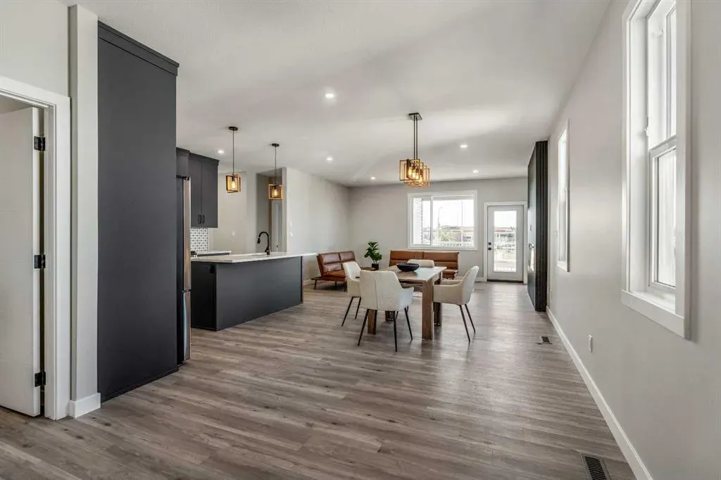 413 Rivergrove Chase W