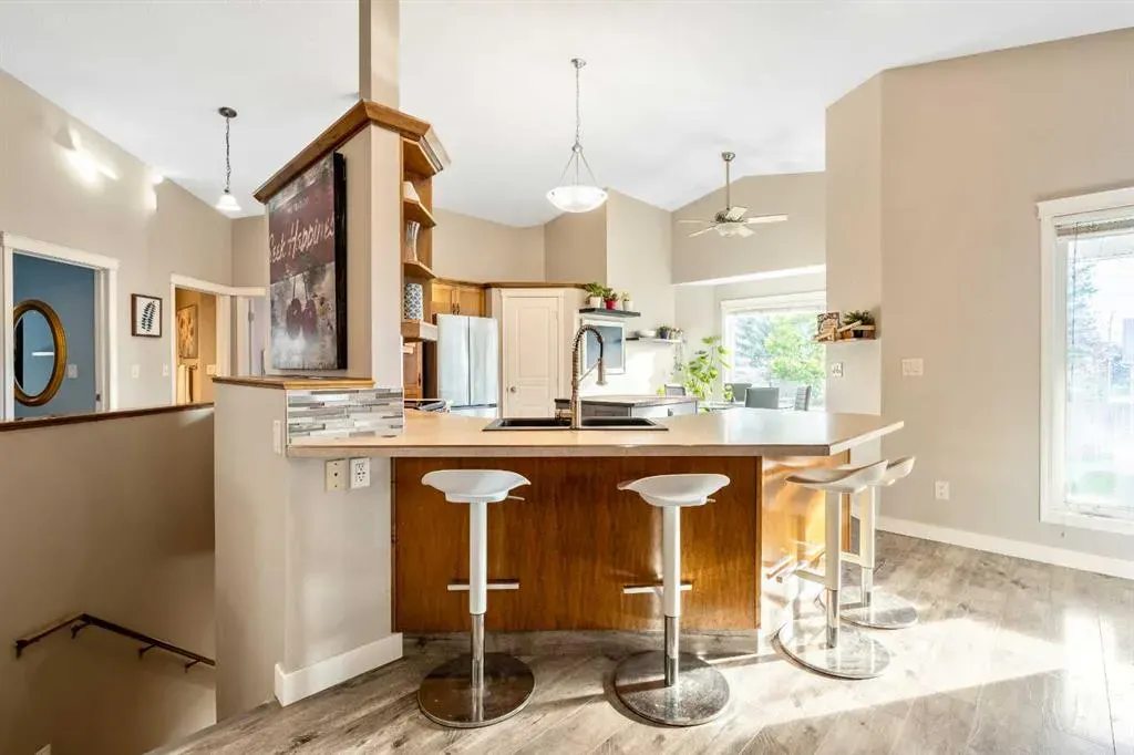 1607 Sunshine Close SE
