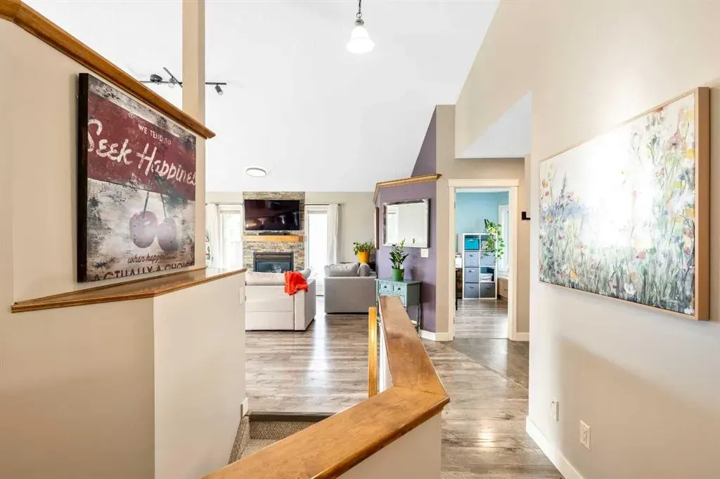 1607 Sunshine Close SE