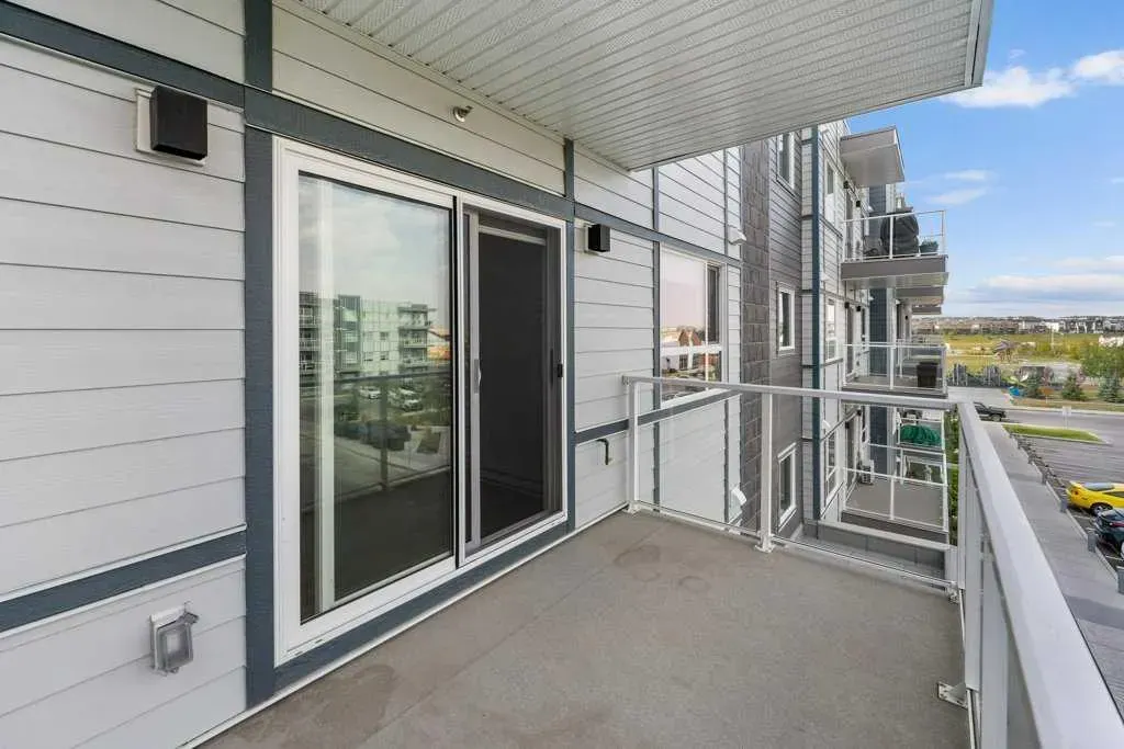 40 Carrington Plaza NW, #320