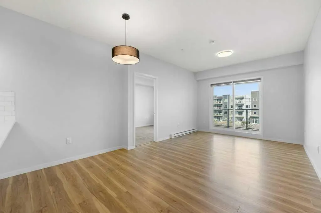 40 Carrington Plaza NW, #320