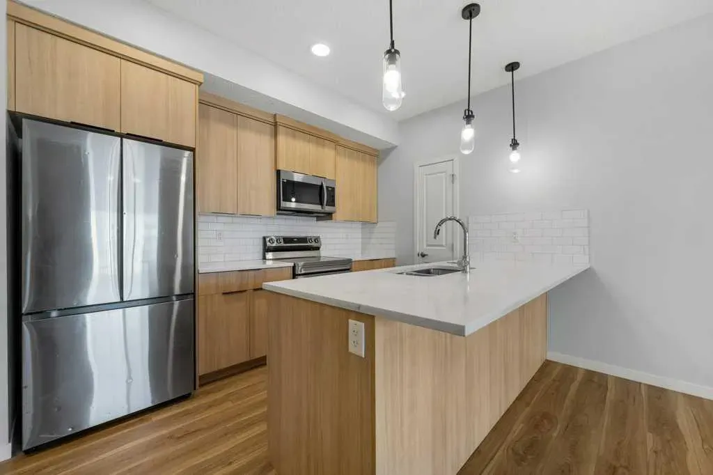 40 Carrington Plaza NW, #320