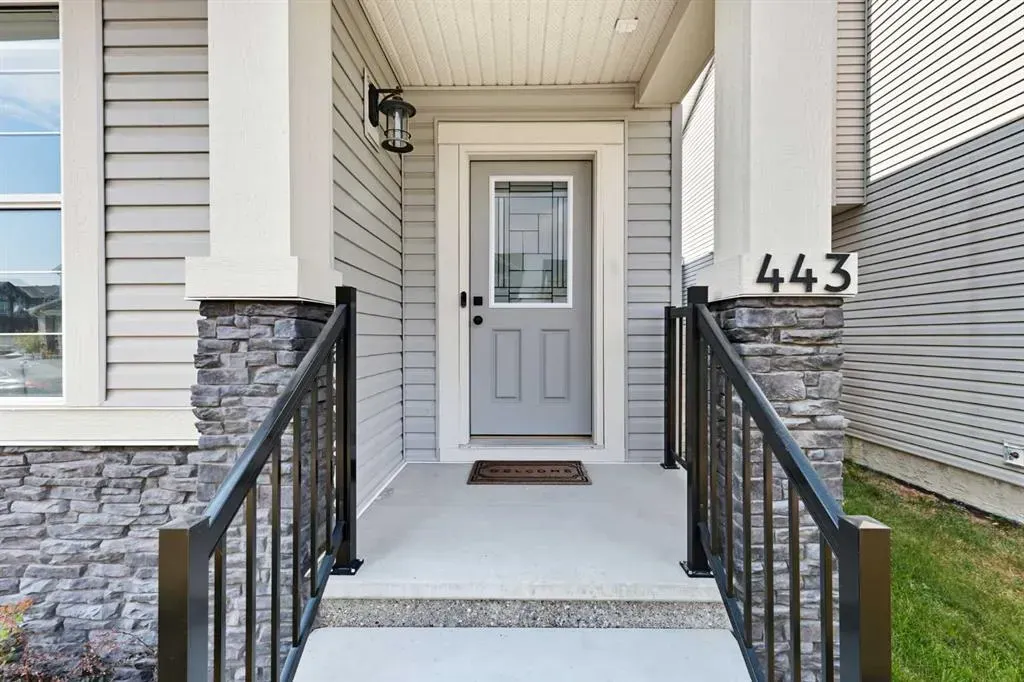 443 Hillcrest Manor SW