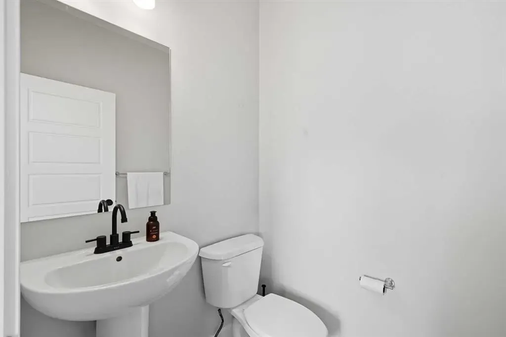 443 Hillcrest Manor SW