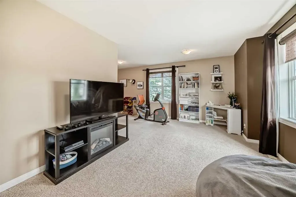 23 Rockyspring Green NW