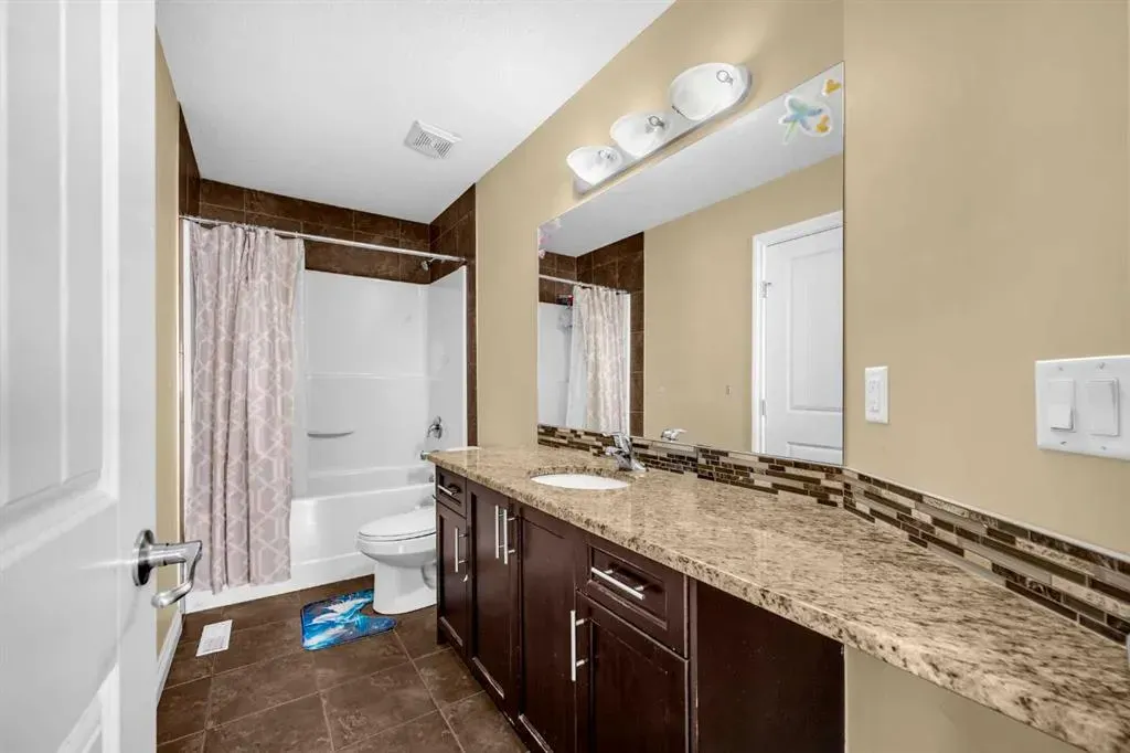 217 Taralake Manor NE