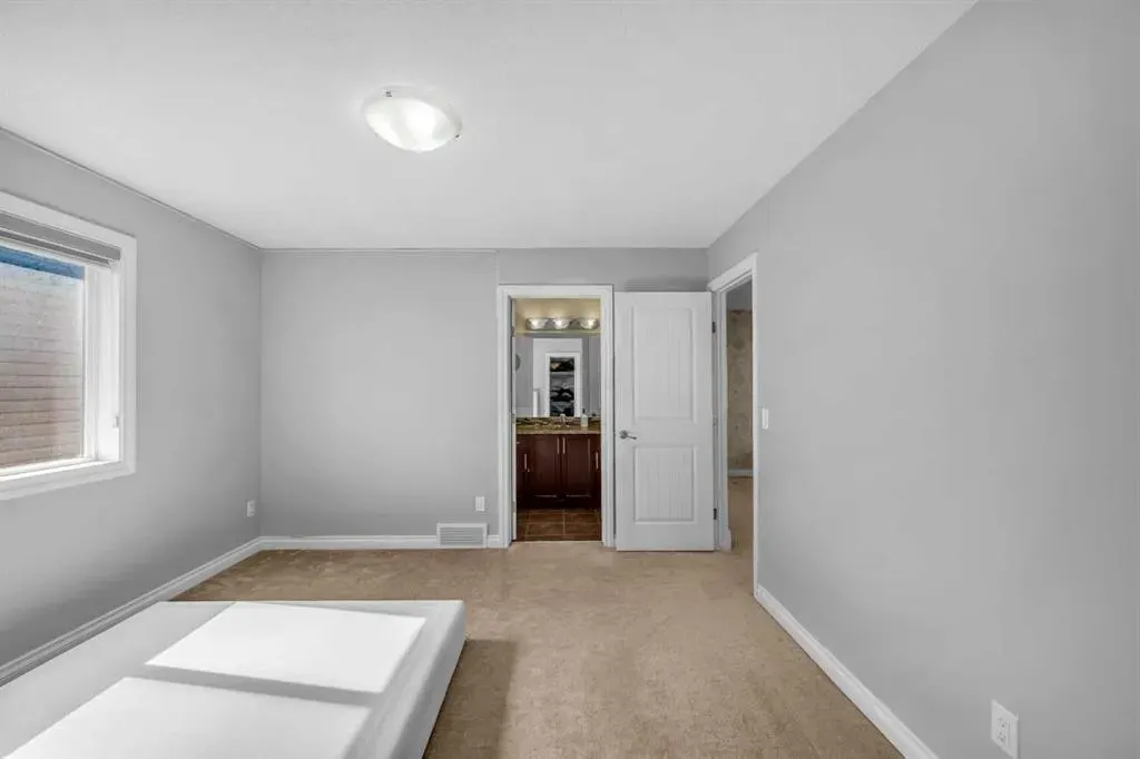 217 Taralake Manor NE