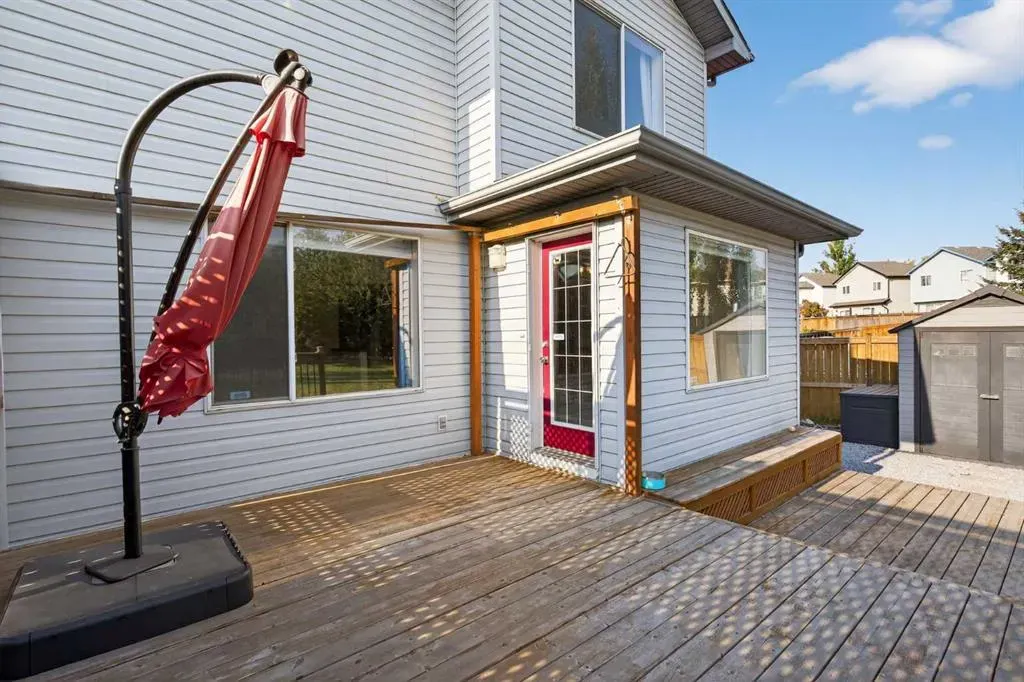 47 Mt Apex Crescent SE