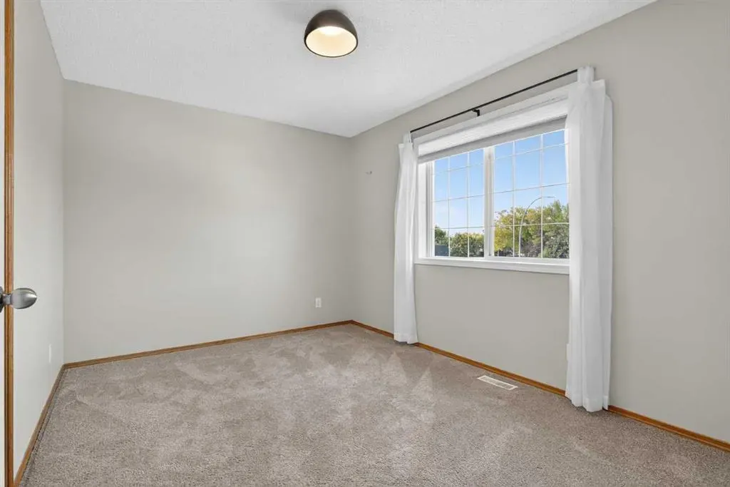 47 Mt Apex Crescent SE