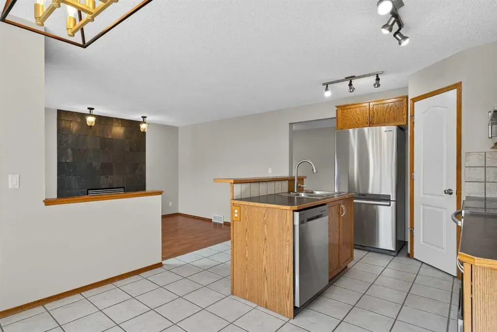 47 Mt Apex Crescent SE