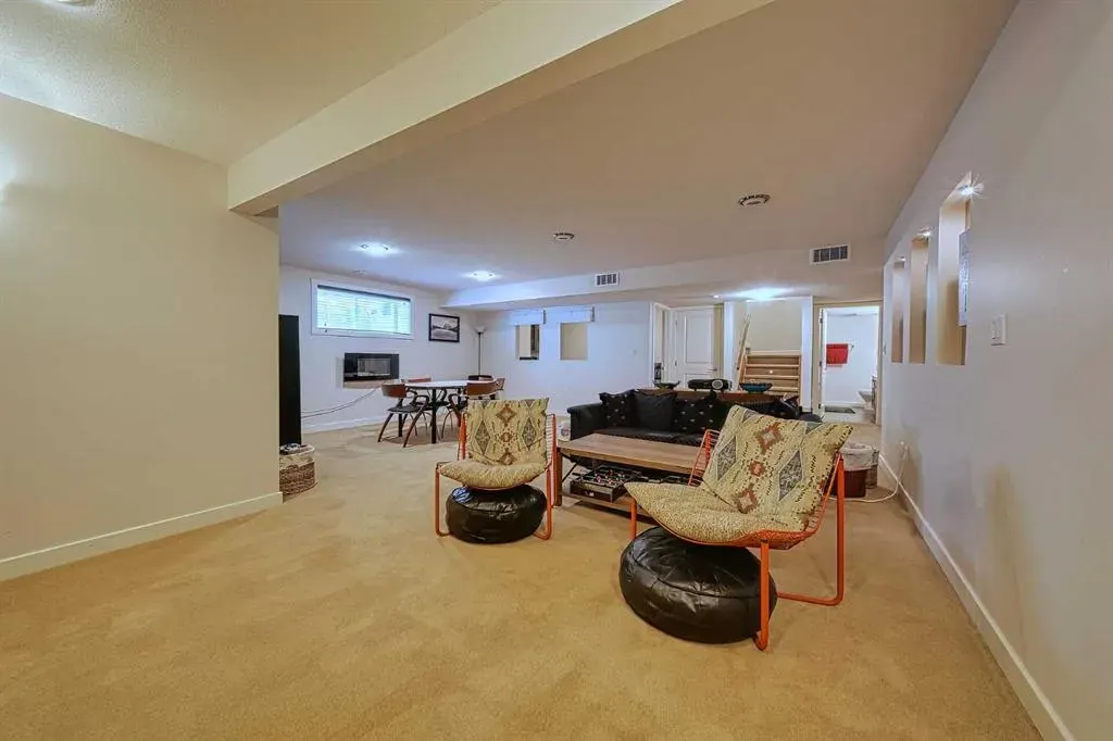 66 Crystal Green Drive