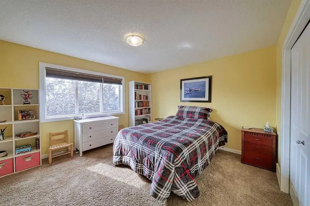 66 Crystal Green Drive