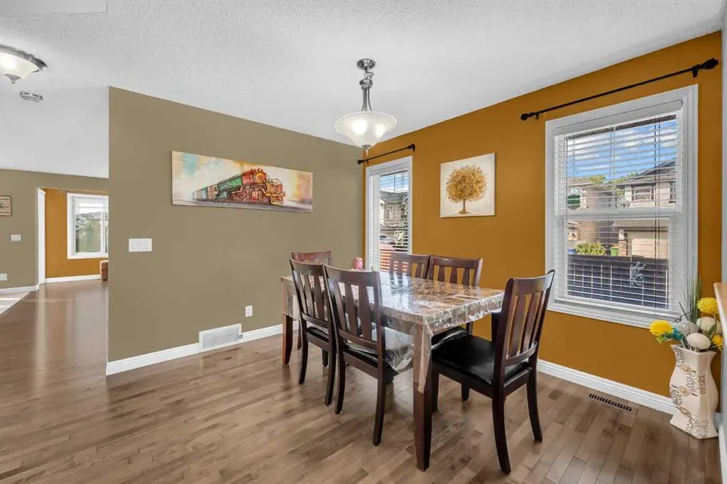 2407 Kingsland View SE
