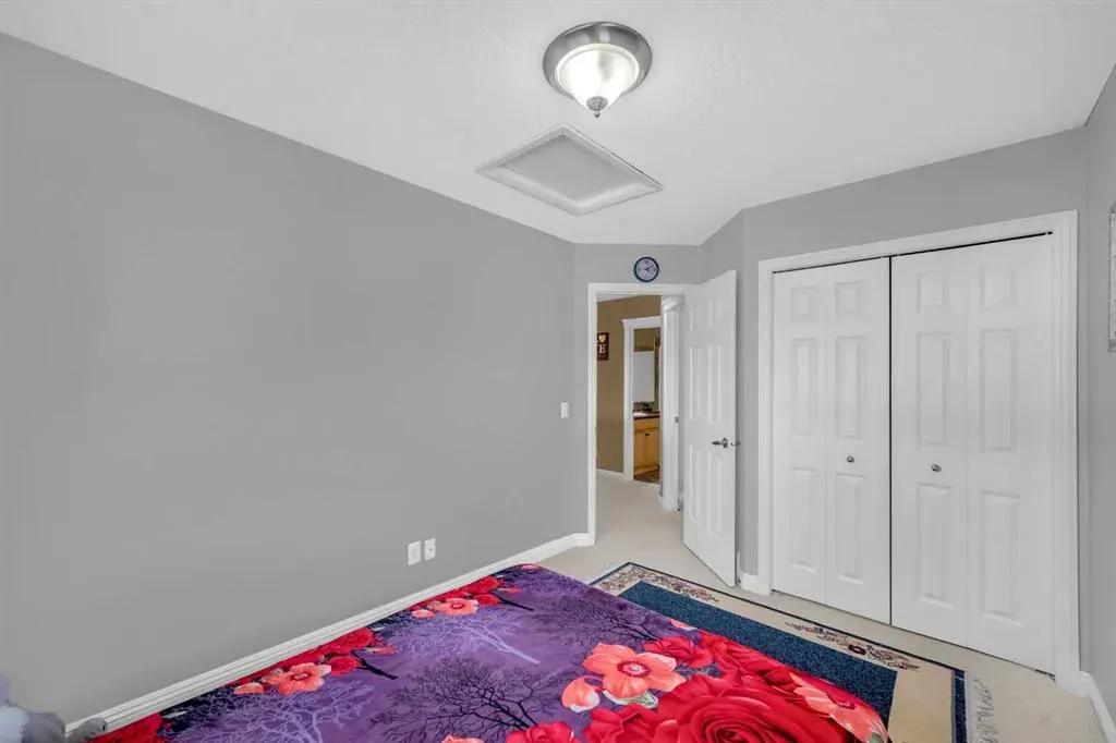 2407 Kingsland View SE