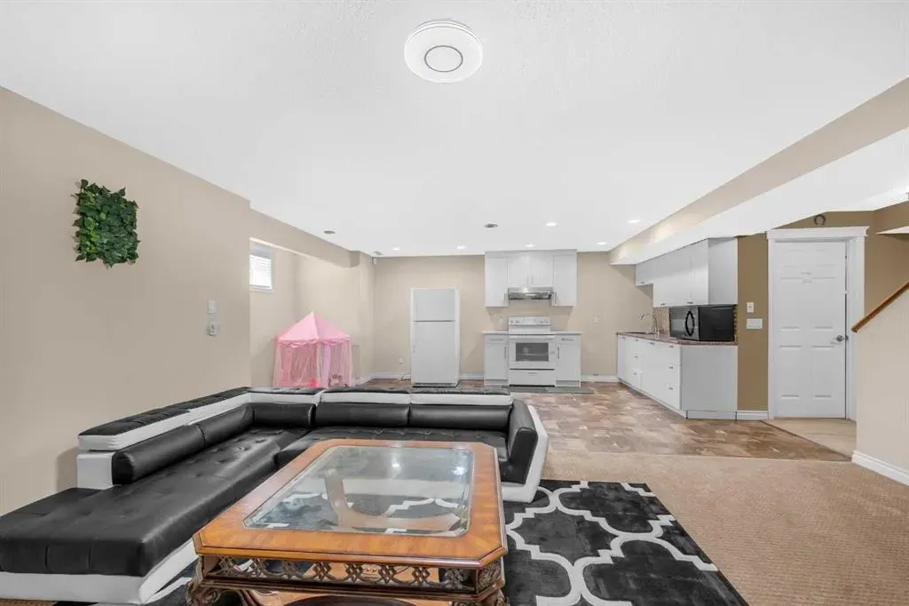 2407 Kingsland View SE