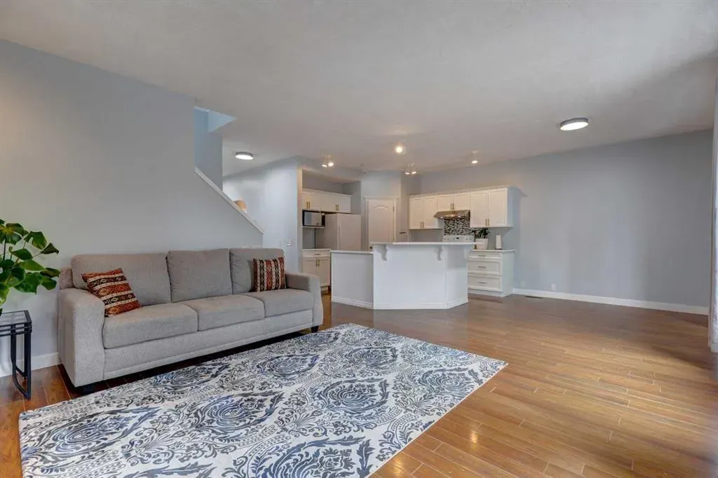 162 Prestwick Landing SE
