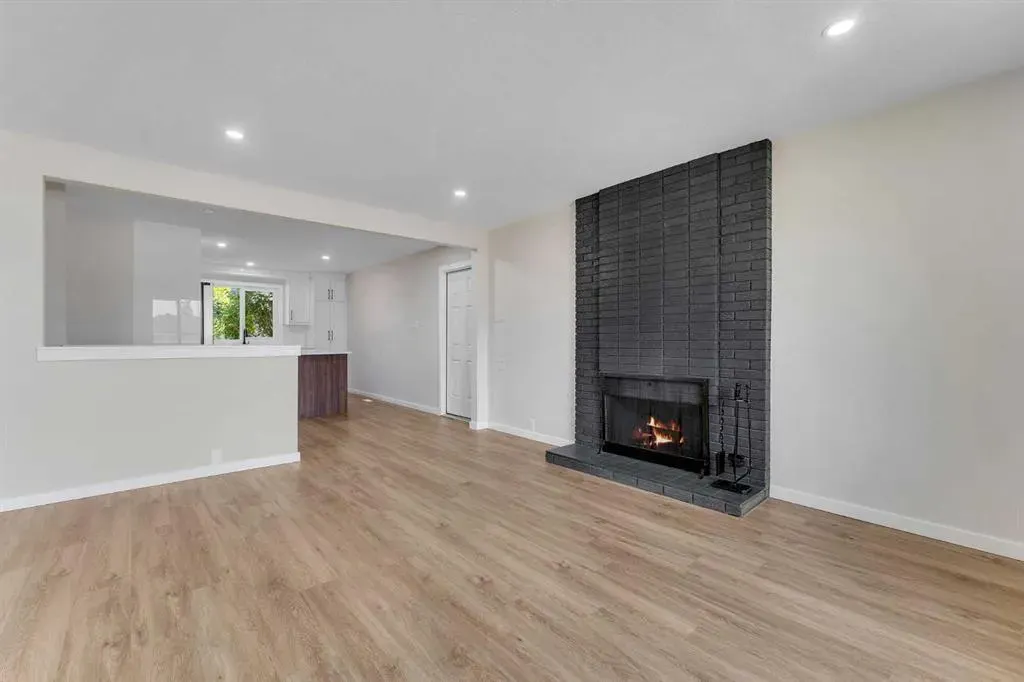 1271 Penedo Crescent SE