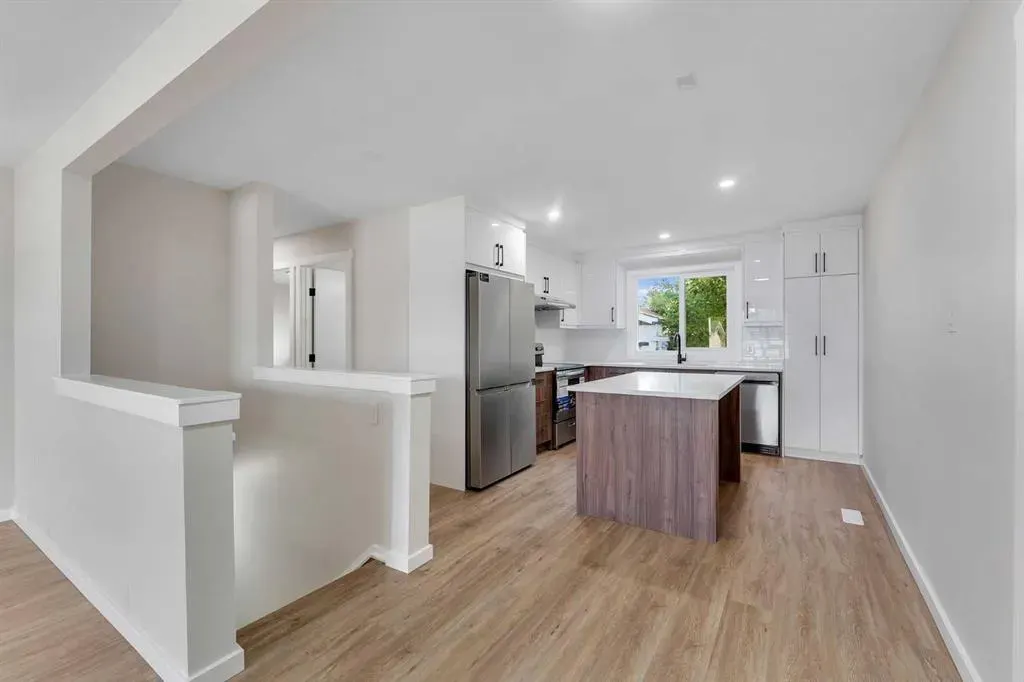 1271 Penedo Crescent SE