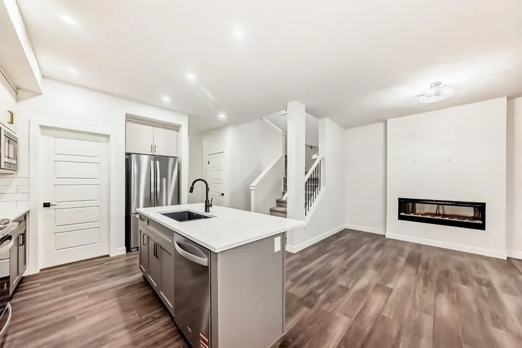 20 Lewiston View NE