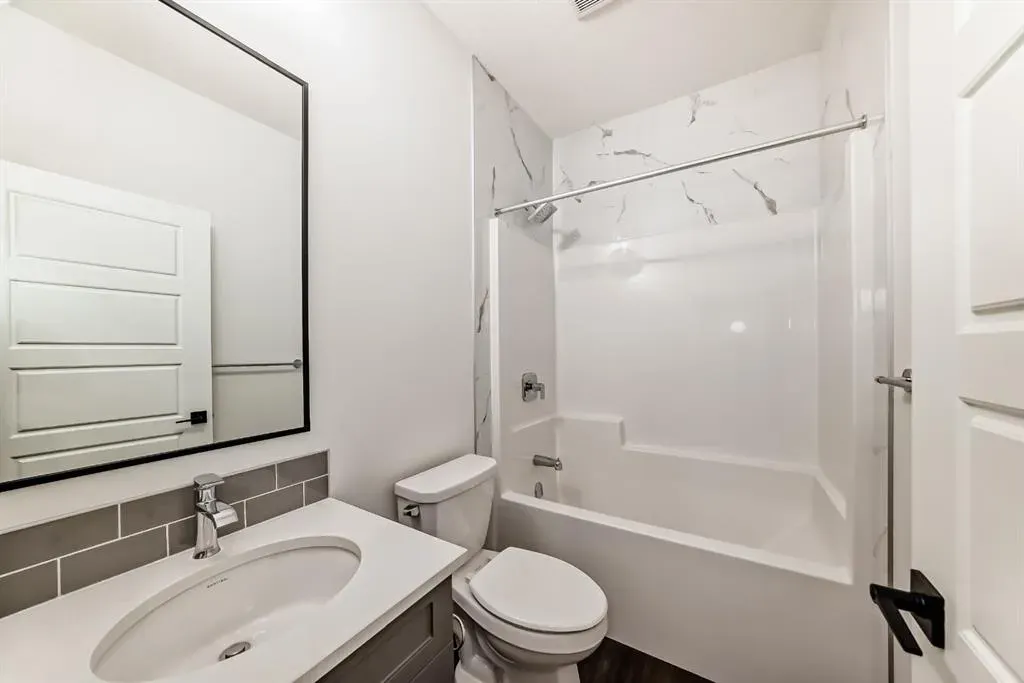 20 Lewiston View NE