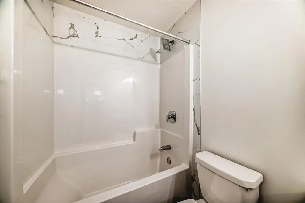 20 Lewiston View NE