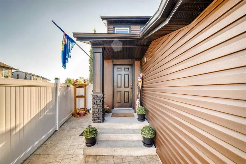 148 Covepark Close NE