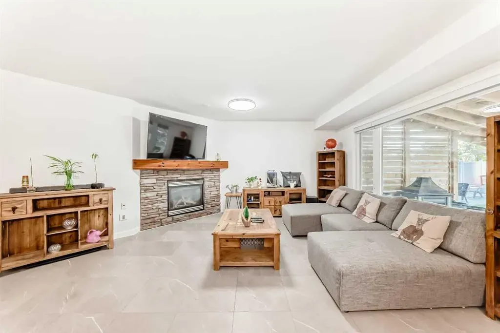 148 Covepark Close NE