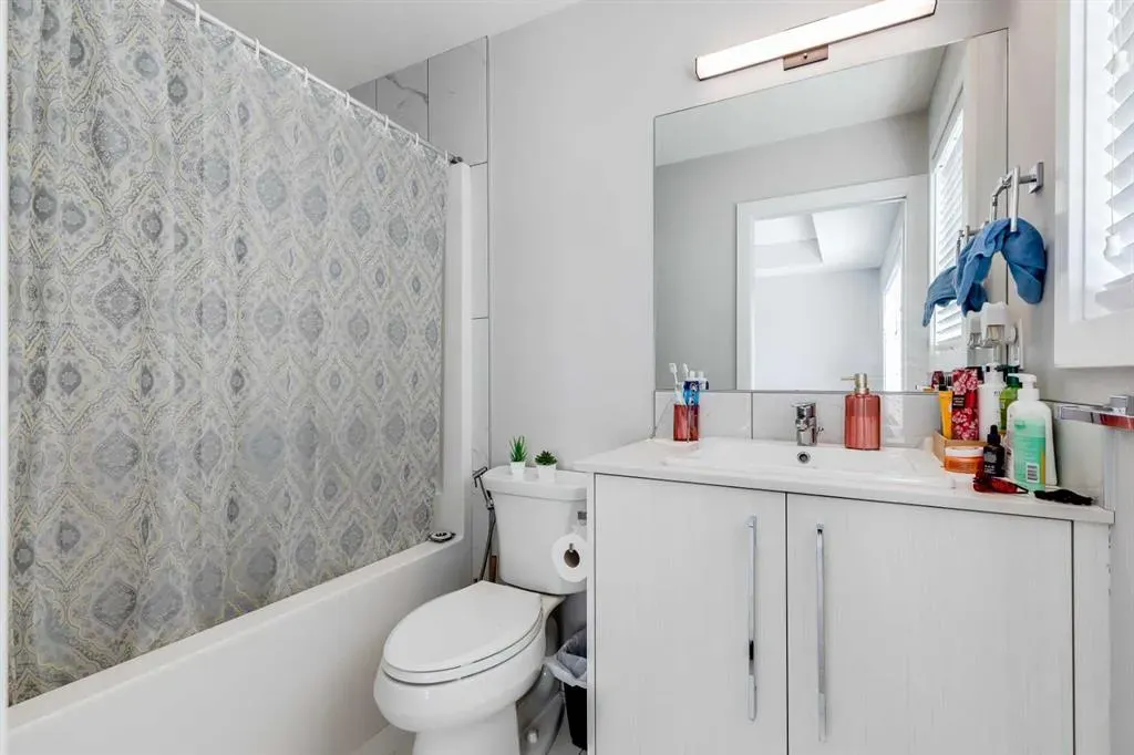 104 Red Embers Manor NE