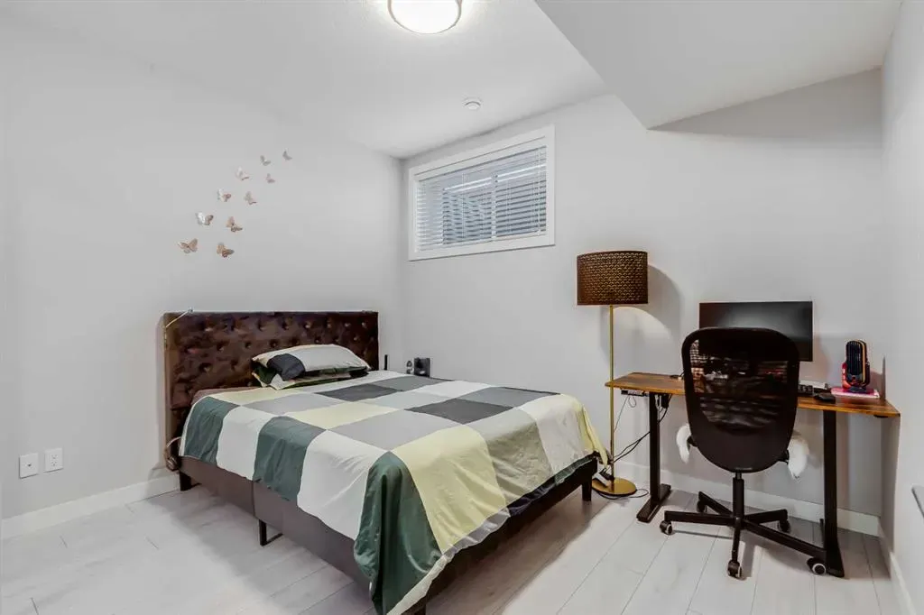 104 Red Embers Manor NE