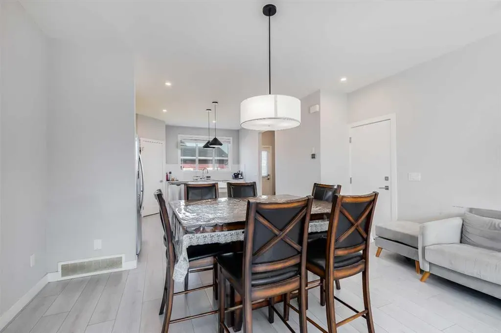 104 Red Embers Manor NE